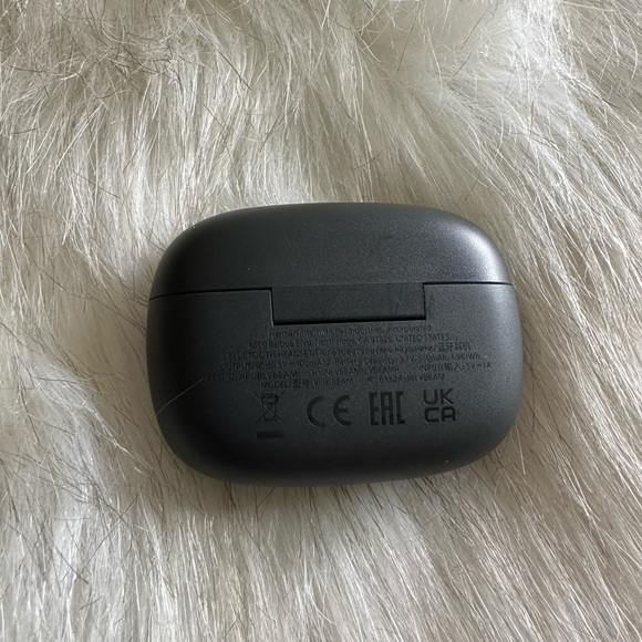 [SOLD] NEW JBL Vibe Beam wireless Bluetooth earbuds - Picture 4 of 8